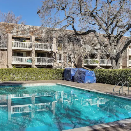 Pool Access! Base to See Stanford & Intl Soccer