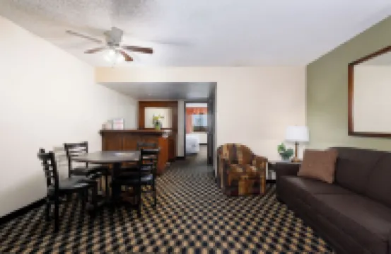 阿比林MCM優雅套房酒店