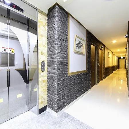 Gangneung (Jeongdongjin) Fragrance Hotel Отели рядом с достопримечательностью «Парк Hourglass»
