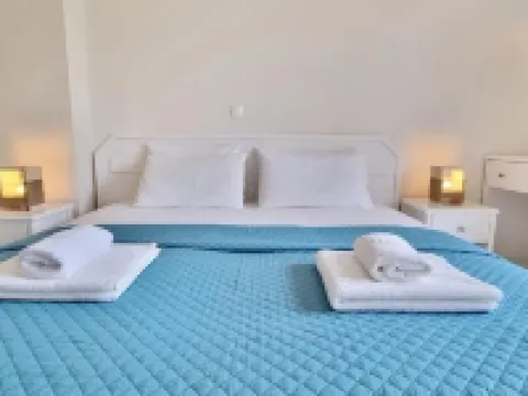 Bungalow White Apartments Hotels in Polykhrono