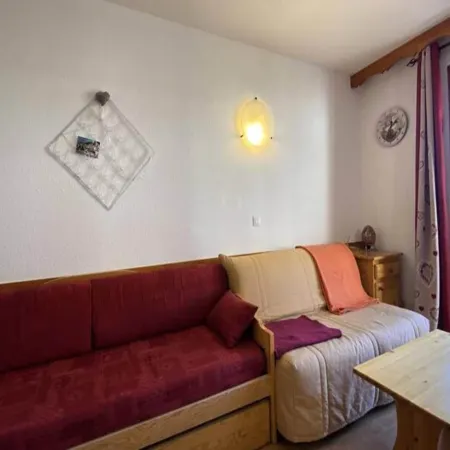 Apartment in France with Ski-In/Ski-Out Access Отели в г. Веноск