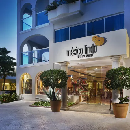 Occidental Costa Cancún - All Inclusive Отели рядом с достопримечательностью «Пляж Лангоста»