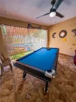 Beautiful, spacious house 9 minute drive to beach with electric generator