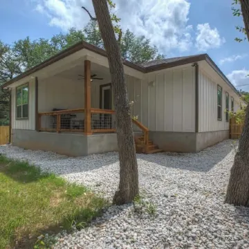 Pristine 3-Bedroom Home Near Canyon Lake!