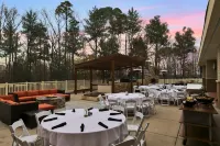 Embassy Suites by Hilton Charlotte Concord Golf Resort & Spa - breakfast