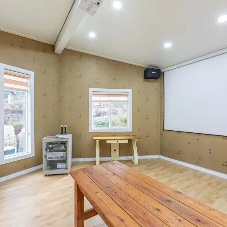 Gurye Jirisan Dolpulmaru Pension & Glamping