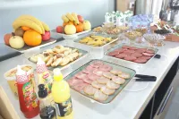 Ajwa Plaza Premium Hotel - فطور