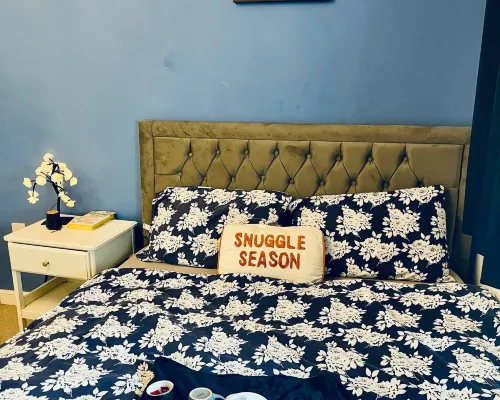 Urban Blue en-suite room Netflix, Fast WiFi & Free Parking Hotels in Wolverhampton