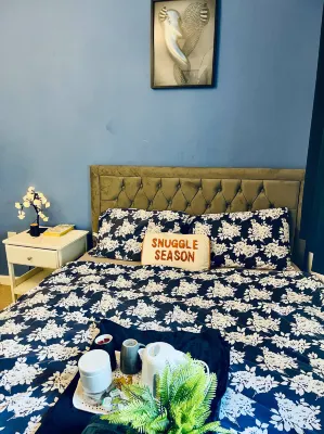Urban Blue en-suite room Netflix, Fast WiFi & Free Parking