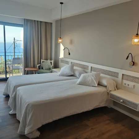 Hostal Sa Baronia Отели в г. Баньяльбуфар