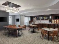Courtyard Mississauga-Airport Corporate Centre West Hotels near Lakeview