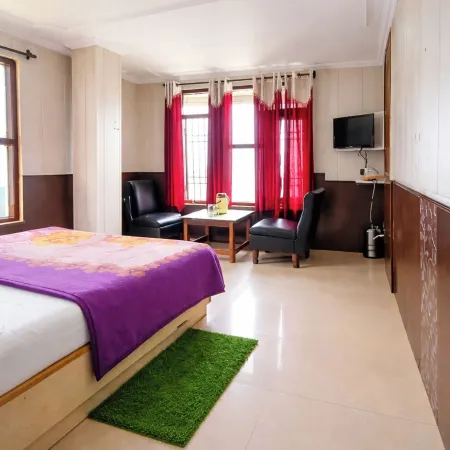 Hotel The Harbansh Near Mall Road