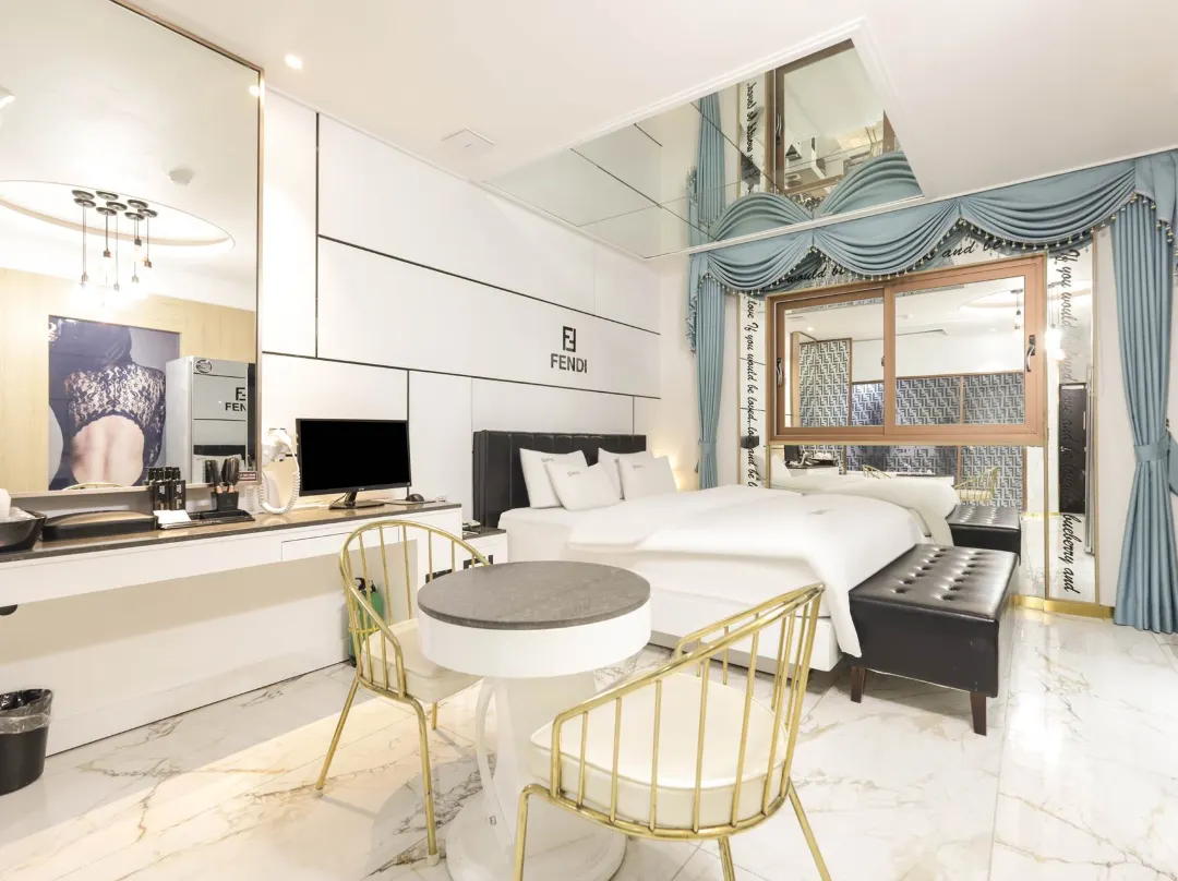 Jinju Luxury Unmanned Hotel - 사천읍