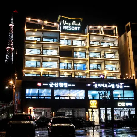 Yeosu Yong Beach Tourist Hostel Отели рядом с достопримечательностью «Храм Чхунминса»