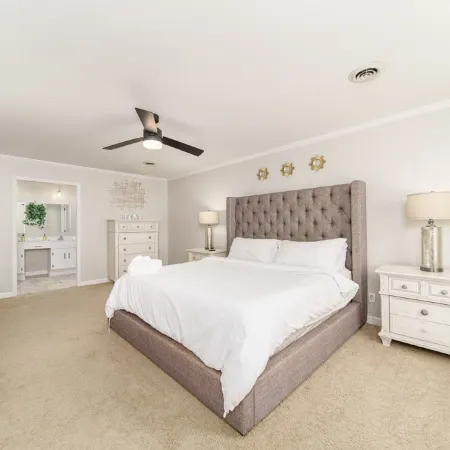 Private & Spacious 4Br w/ Heated Pool, Hot Tub & Fire Pit · Near Hpu & Market