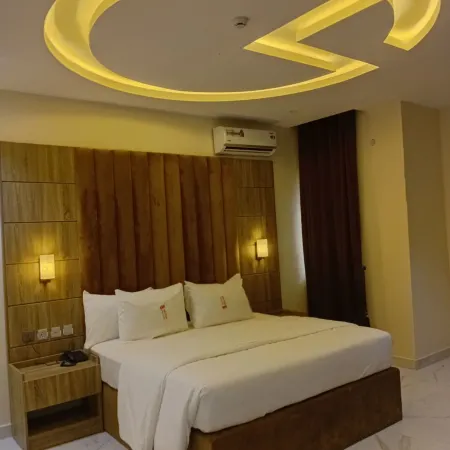 Motion Hotel and Suites