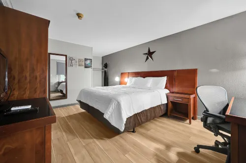 Harvest Drive Family Inn - Renovated Rooms