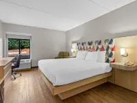 Days Inn & Suites by Wyndham Peachtree Corners/Norcross Hotels in Norcross