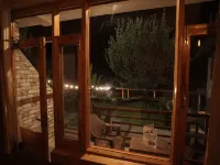 Mountainshack Riverside Stay & Cafe Hotels in Kullu District