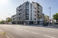 Nomad's Lux - 2BDR & Parking Flores Square Porto - 4 stelle