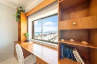 GuestReady - Vibrant flat with  balcony
