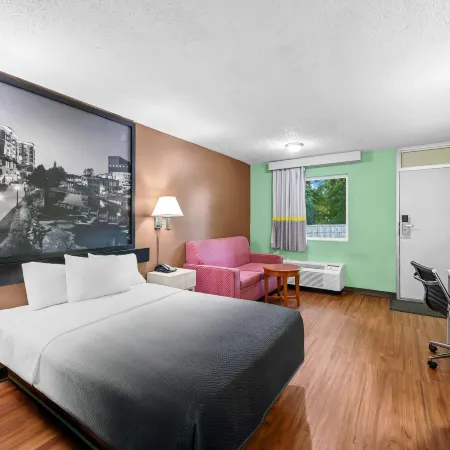 Super 8 by Wyndham Gaffney