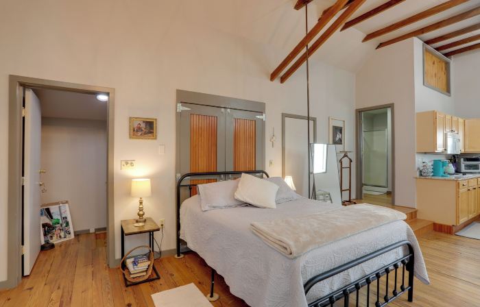 Pet-Friendly Loft Vacation Rental w/ Fire Pit!