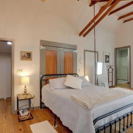 Pet-Friendly Loft Vacation Rental w/ Fire Pit!
