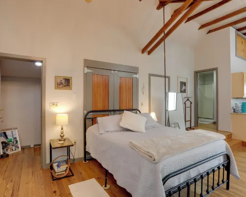 Pet-Friendly Loft Vacation Rental w/ Fire Pit! Hotels in Bemus Point