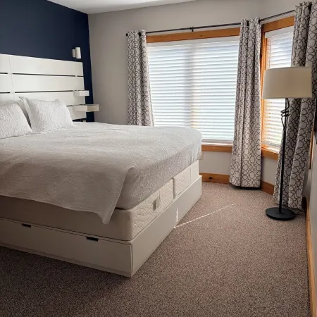 Jay Peak ski on-ski-off condo in the newest buildings directly on the mountain. Отели в г. Джей
