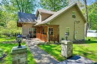 Coloma Winter & Fall Retreat w/ Fireplace - Beach