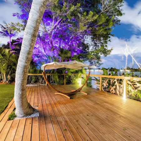 Lakefront Villa ·Tropical Backyard·Kayak·Cool Deck