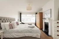 Beach Retreat with Parking Near the Sea