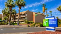 โรงแรม ฮอลิเดย์ อินน์ เอ็กซ์เพรส ปาล์ม-เดสเซิร์ท บาย IHG