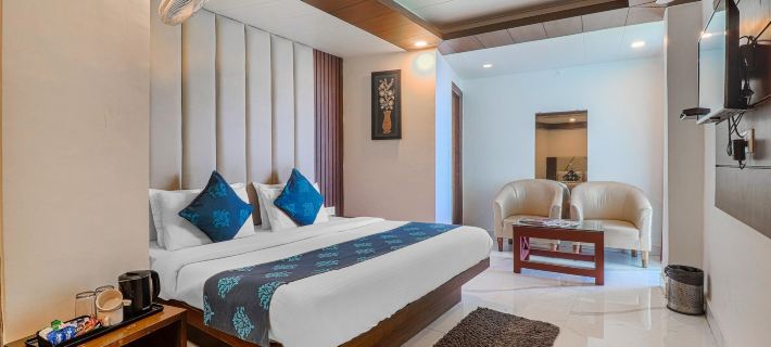 Hotel Silver Line by la Casa (Near Mall Road) โรงแรมในมัสซูรี