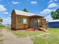 Cabin w/ Dock on Hubbard Creek Lake: Pets Welcome! スティーブンズのホテル