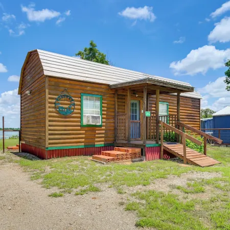 Cabin w/ Dock on Hubbard Creek Lake: Pets Welcome!