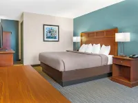 Red Lion Inn & Suites Bucyrus North Hotels in Crawford County