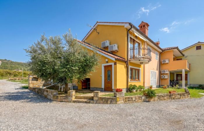 House in the Vineyards Ankaran - Happy Rentals