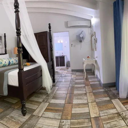Stephna Residence