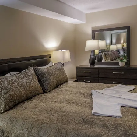 Cartier Place Suite Hotel