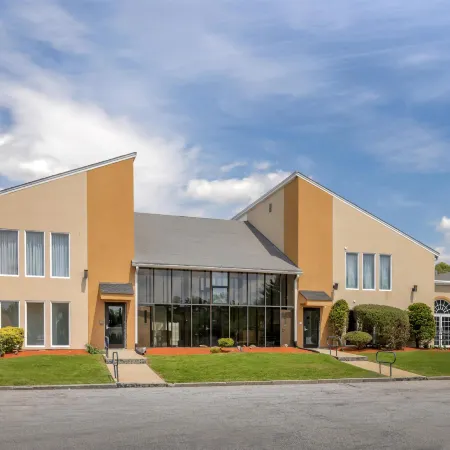Best Western Plus the Inn at Hampton