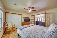 Family, Friends & Fishing: Home on Grand Lake - Parkering