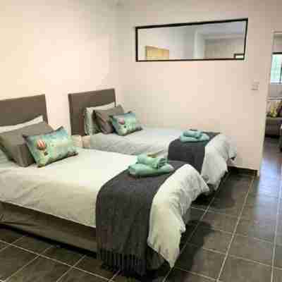 Spacious 2-bedroom Apartment With Garden View in Hartbeespoort Rooms