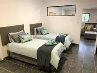 Spacious 2-bedroom Apartment With Garden View in Hartbeespoort - Apartments