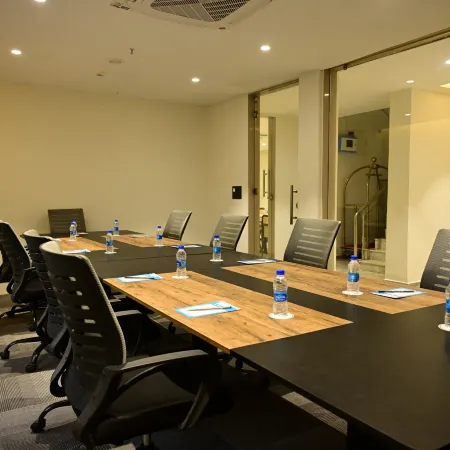 Trevon Hotel Gujrat Centrale