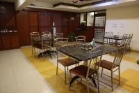 Dhanunjayas Luxury Hotel - breakfast