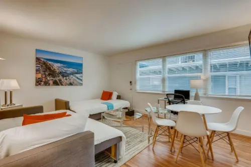 Walk To Beach 2BR Top Location - AA - Beach