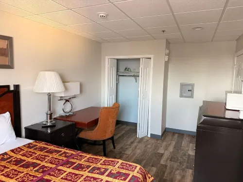 Haiban Inn Jersey City - parking