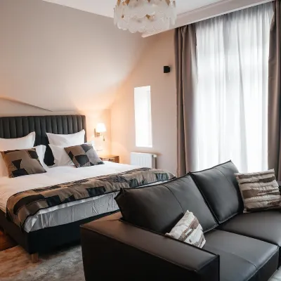 Castle Hill Residence Hotels near City Centre
